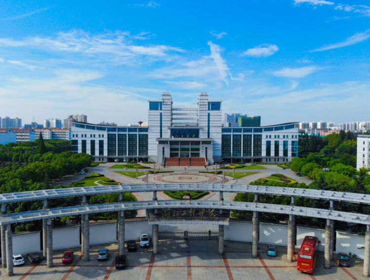 湖北工程学院-英国威廉希尔(williamhill)唯一官方网站SYEDI超纯水工程机